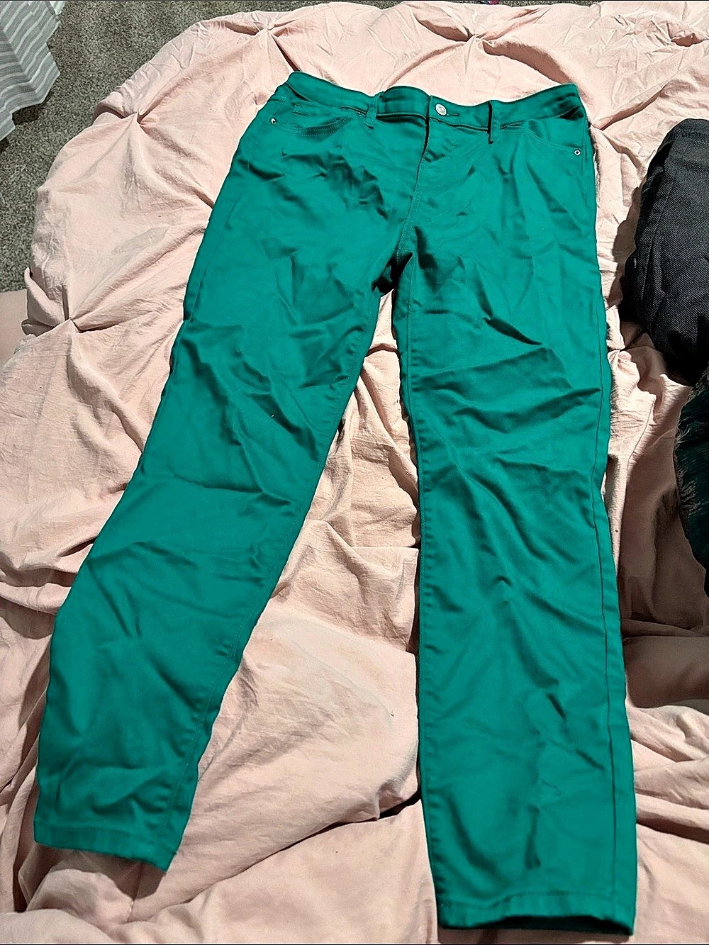 ZENANA Straight Leg Pants in Green Size XL Like New